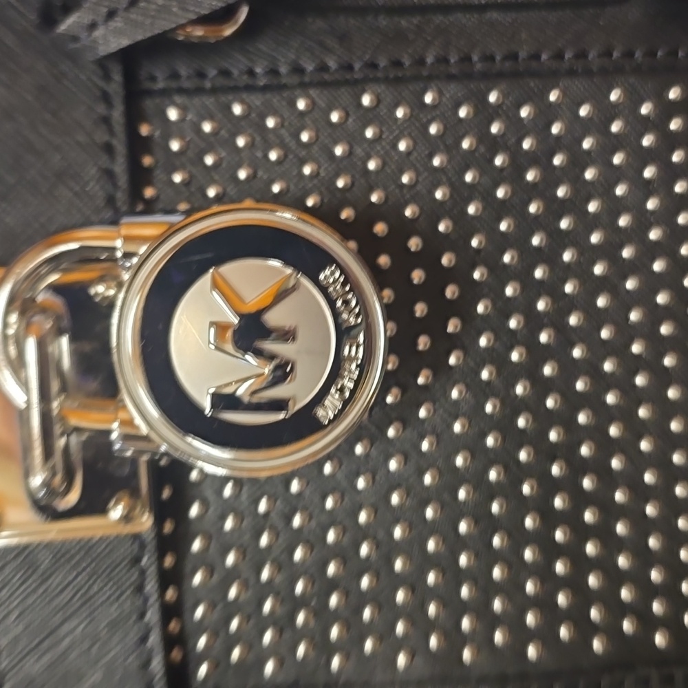 Michael Kors Black and Silver Tote Bag with Wallet In Like New Condition - Picture 2 of 3